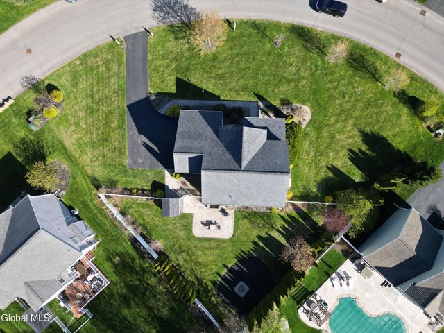 43 Chester Drive, Halfmoon, NY 12188