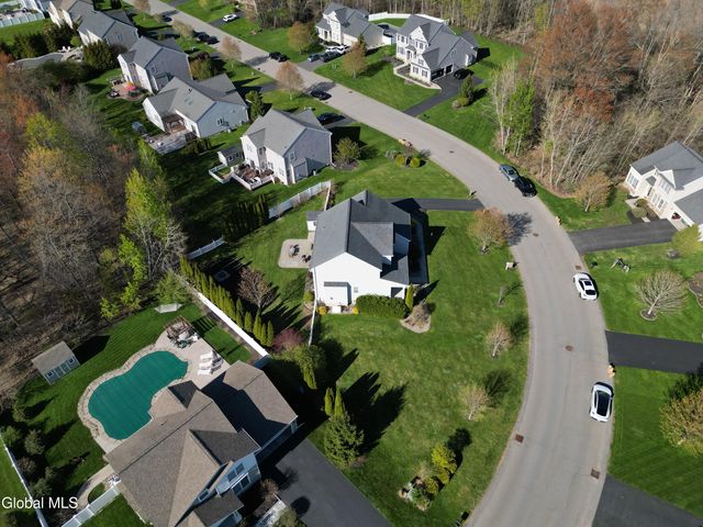 43 Chester Drive, Halfmoon, NY 12188