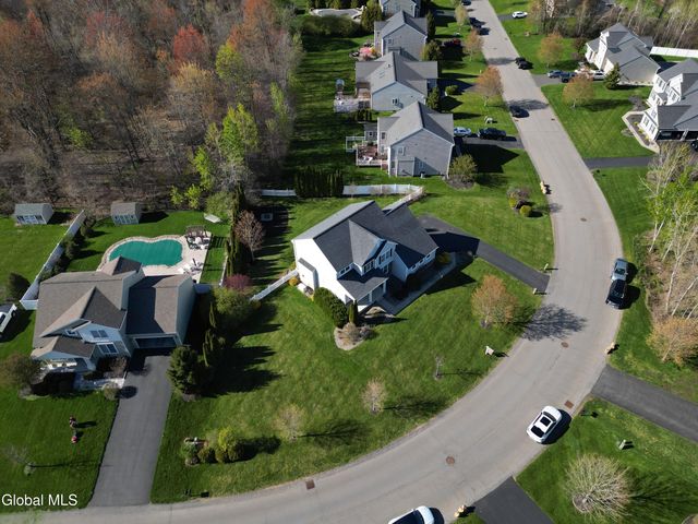 43 Chester Drive, Halfmoon, NY 12188