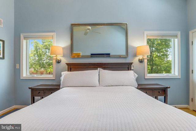 305 E RAYMOND AVE E, Alexandria, VA 22301