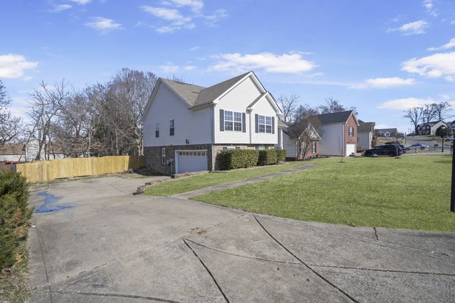 3139 Holly Pt, Clarksville, TN 37043