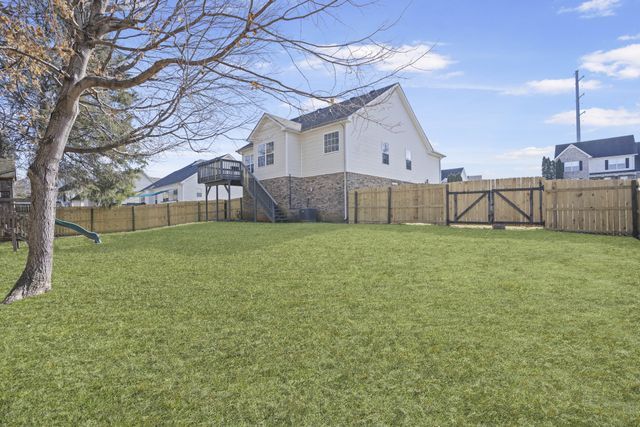 3139 Holly Pt, Clarksville, TN 37043
