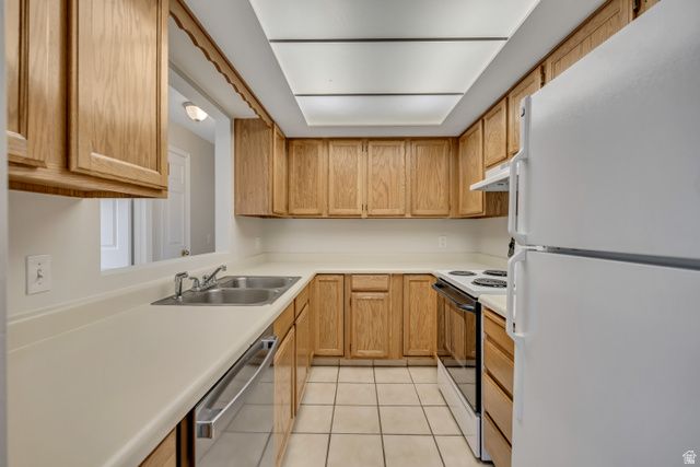 804 E GATEWOOD DR, Sandy, UT 84094
