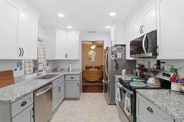 2434 W Gardenia Drive, Citrus Springs, FL 34434