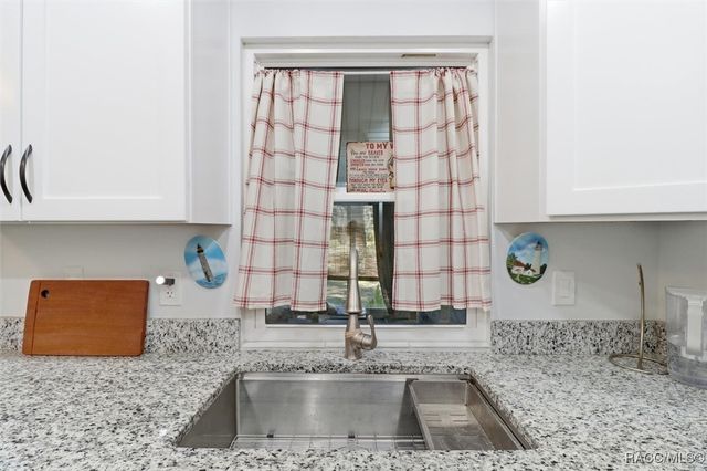 2434 W Gardenia Drive, Citrus Springs, FL 34434