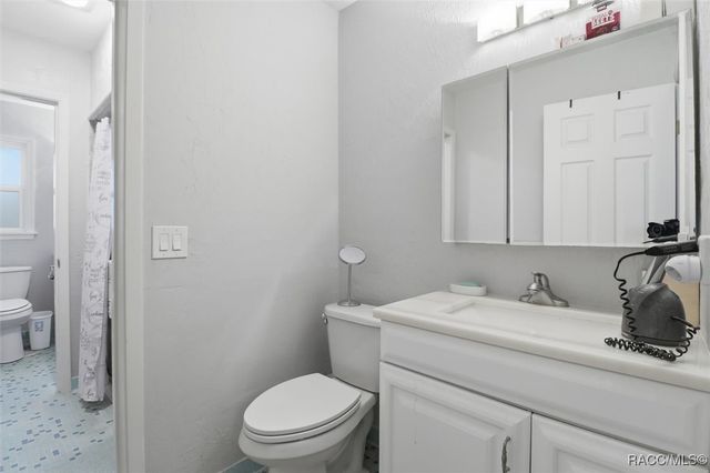 2434 W Gardenia Drive, Citrus Springs, FL 34434