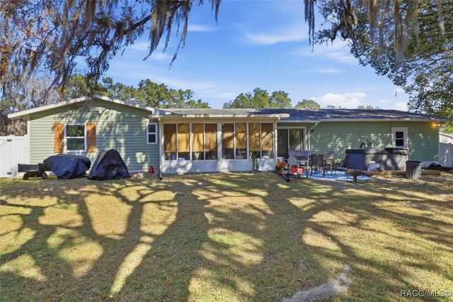 2434 W Gardenia Drive, Citrus Springs, FL 34434