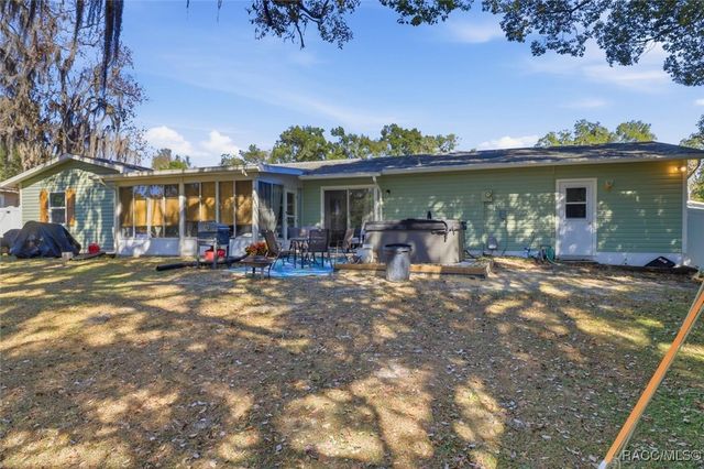 2434 W Gardenia Drive, Citrus Springs, FL 34434