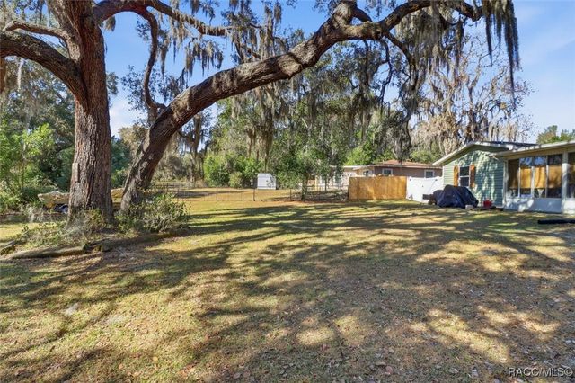 2434 W Gardenia Drive, Citrus Springs, FL 34434