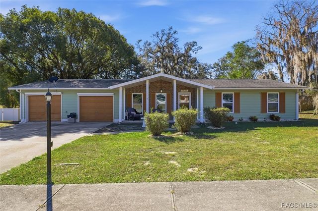 2434 W Gardenia Drive, Citrus Springs, FL 34434