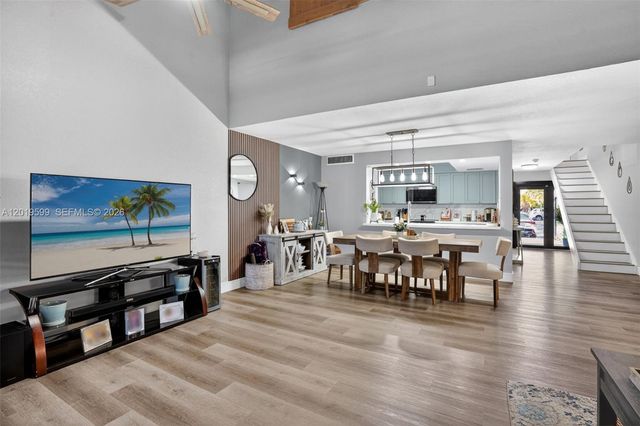 10750 S Golfview Dr, Pembroke Pines, FL 33026