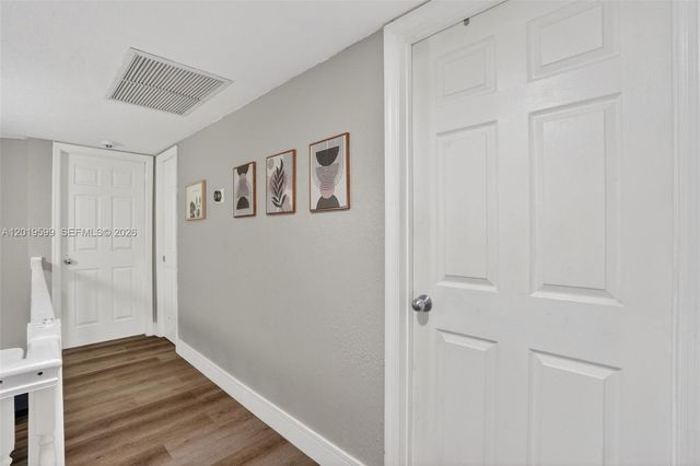 10750 S Golfview Dr, Pembroke Pines, FL 33026