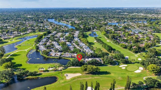 10750 S Golfview Dr, Pembroke Pines, FL 33026