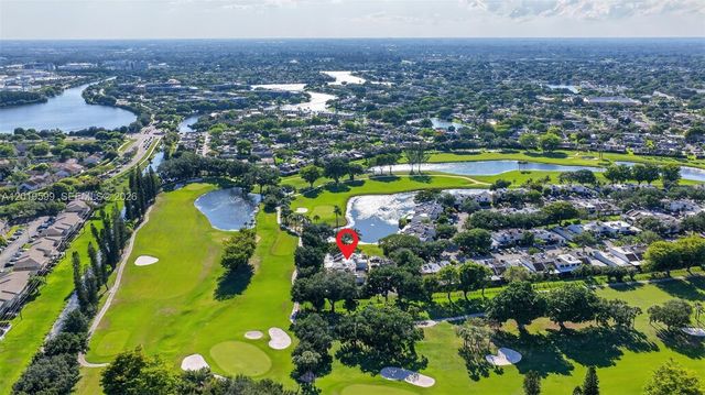 10750 S Golfview Dr, Pembroke Pines, FL 33026