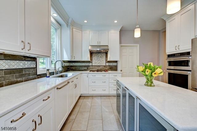 43 BERNARD St, Branchburg Twp., NJ 08876