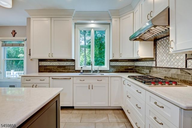 43 BERNARD St, Branchburg Twp., NJ 08876