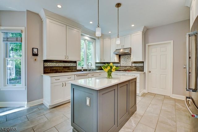 43 BERNARD St, Branchburg Twp., NJ 08876