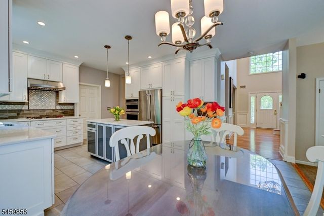 43 BERNARD St, Branchburg Twp., NJ 08876