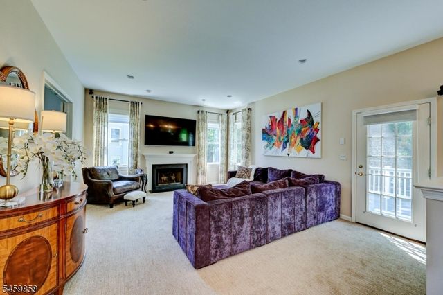 43 BERNARD St, Branchburg Twp., NJ 08876