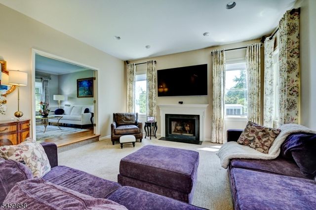 43 BERNARD St, Branchburg Twp., NJ 08876