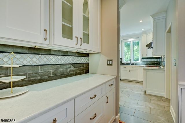 43 BERNARD St, Branchburg Twp., NJ 08876