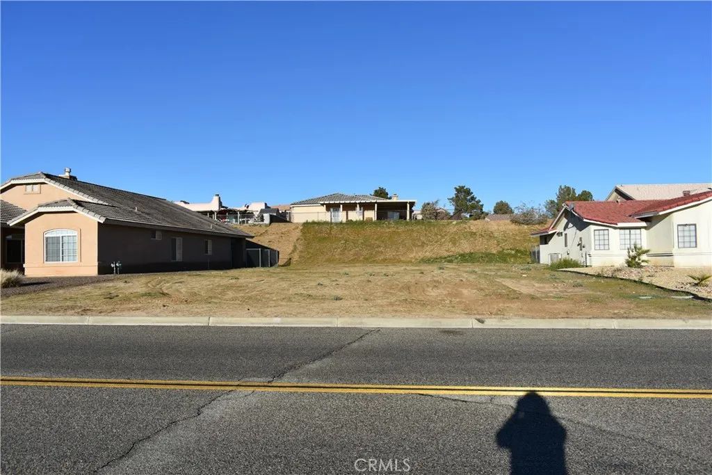 26510 Silver Lakes Parkway, Helendale, CA 92342