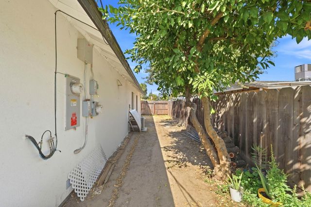 2024 Ellis Street, Modesto, CA 95354