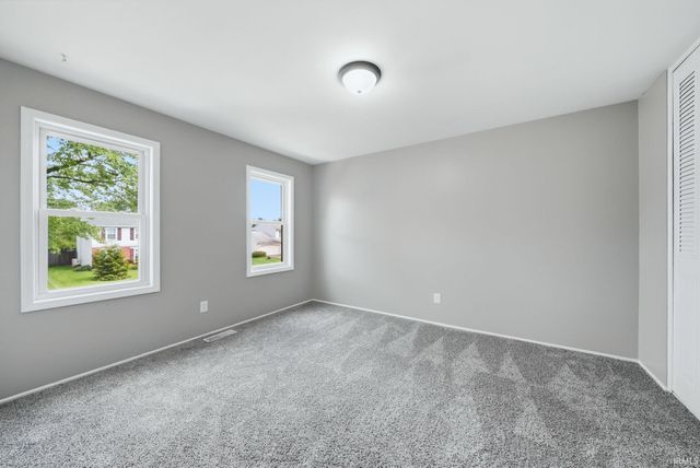 5226 Brookview Drive, Fort Wayne, IN 46835