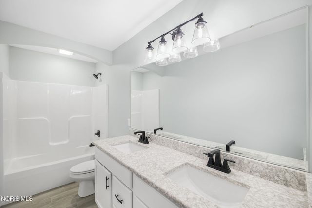 8520 Hocking Cove, Waterville, OH 43566