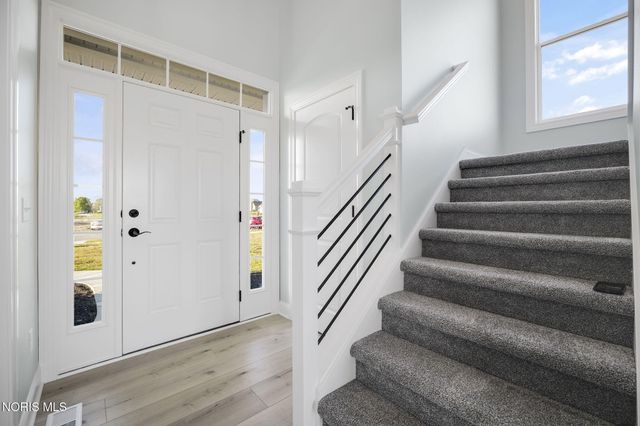 8520 Hocking Cove, Waterville, OH 43566