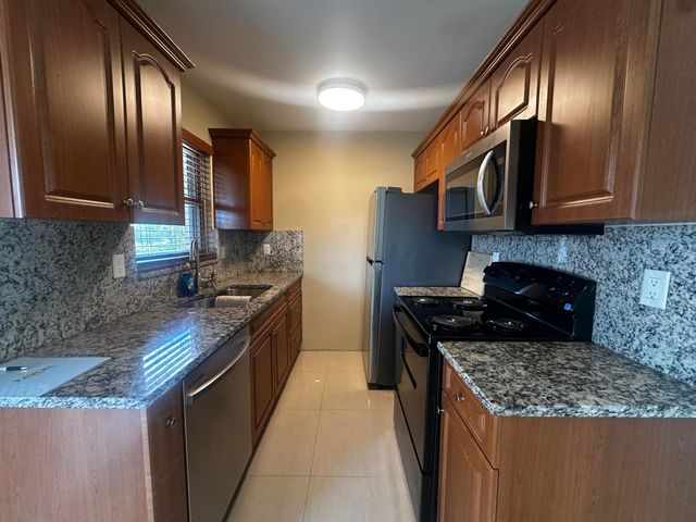 3500 Lake Avenue, West Palm Beach, FL 33405