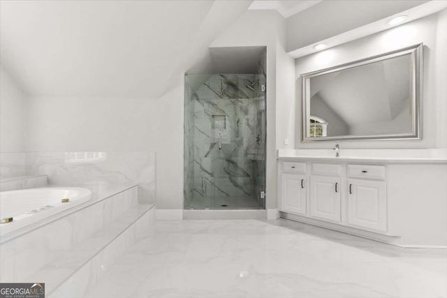 3425 Kingsland Circle, Berkeley Lake, GA 30096