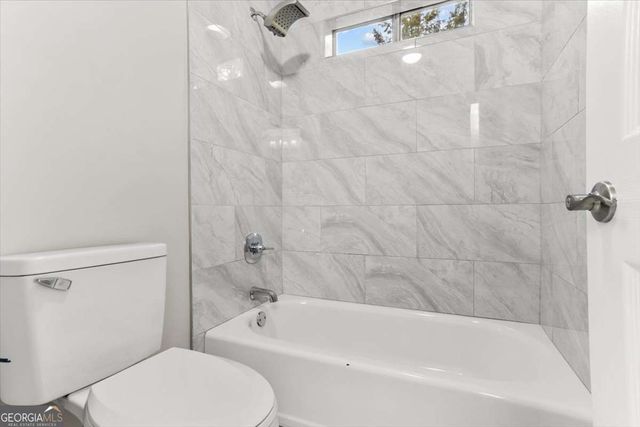 3425 Kingsland Circle, Berkeley Lake, GA 30096