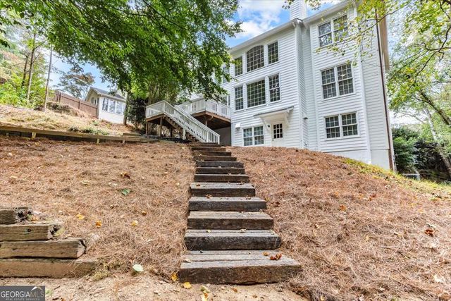 3425 Kingsland Circle, Berkeley Lake, GA 30096