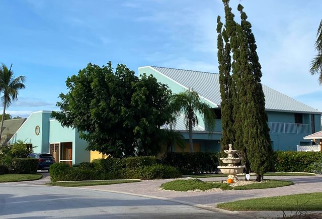 8902 SE Marina Bay Drive, Hobe Sound, FL 33455