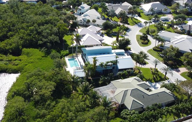 8902 SE Marina Bay Drive, Hobe Sound, FL 33455