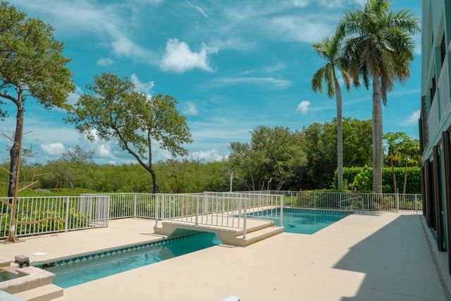 8902 SE Marina Bay Drive, Hobe Sound, FL 33455