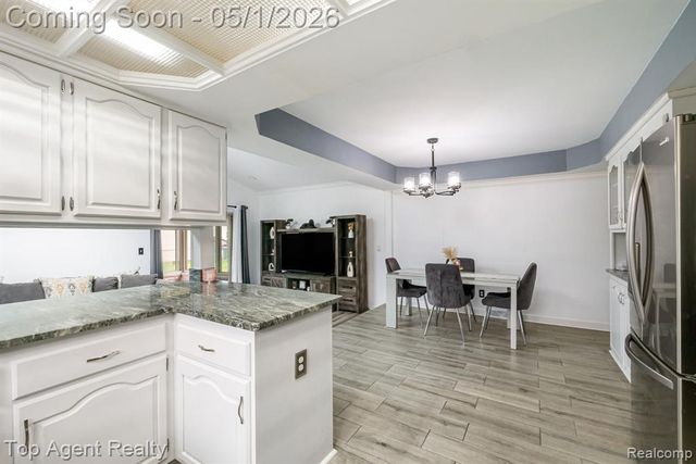 33437 Somerset Drive, Sterling Heights, MI 48312
