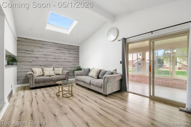 33437 Somerset Drive, Sterling Heights, MI 48312