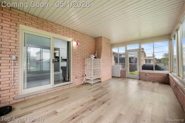 33437 Somerset Drive, Sterling Heights, MI 48312
