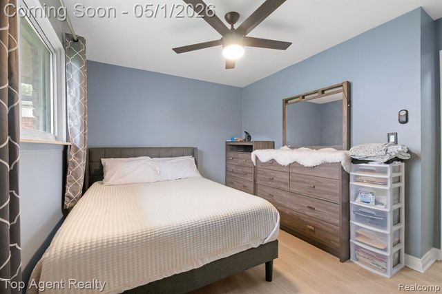 33437 Somerset Drive, Sterling Heights, MI 48312