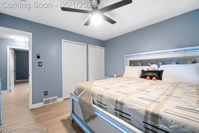 33437 Somerset Drive, Sterling Heights, MI 48312