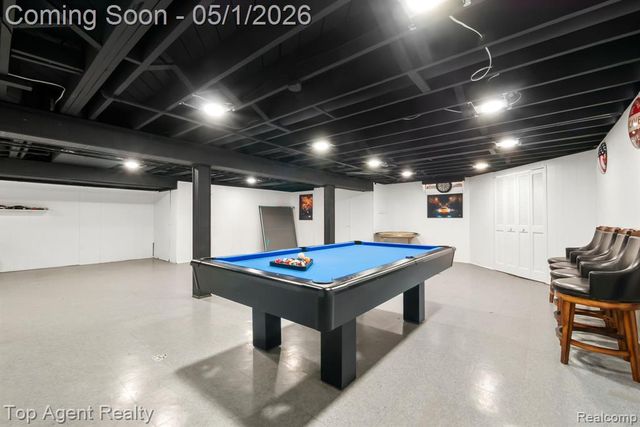 33437 Somerset Drive, Sterling Heights, MI 48312