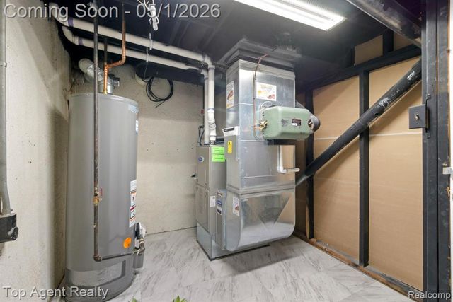 33437 Somerset Drive, Sterling Heights, MI 48312