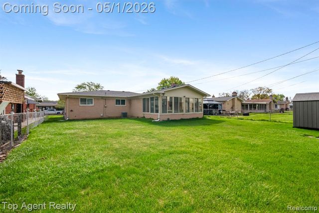 33437 Somerset Drive, Sterling Heights, MI 48312