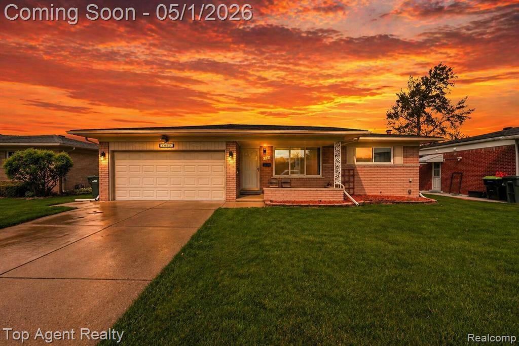 33437 Somerset Drive, Sterling Heights, MI 48312