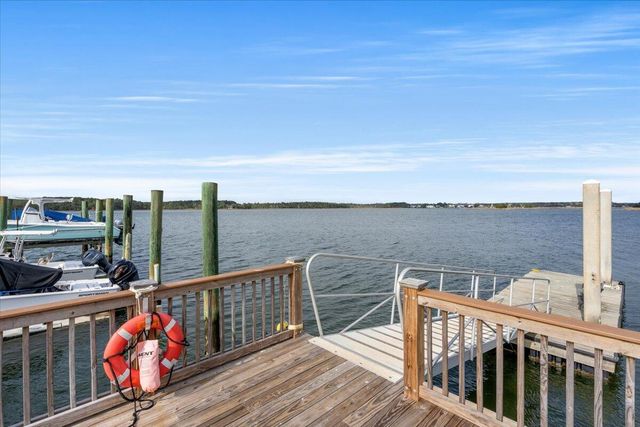 2274 Sandy Point Lane, Mount Pleasant, SC 29466