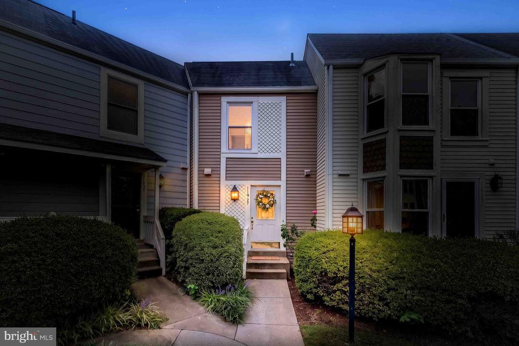 11927 REDTREE WAY, Reston, VA 20194