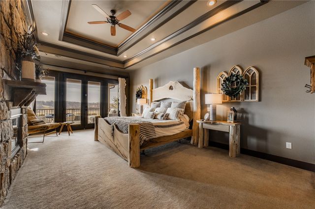 887 1st Avenue, Gentry, AR 72734