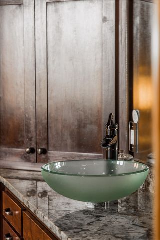 887 1st Avenue, Gentry, AR 72734